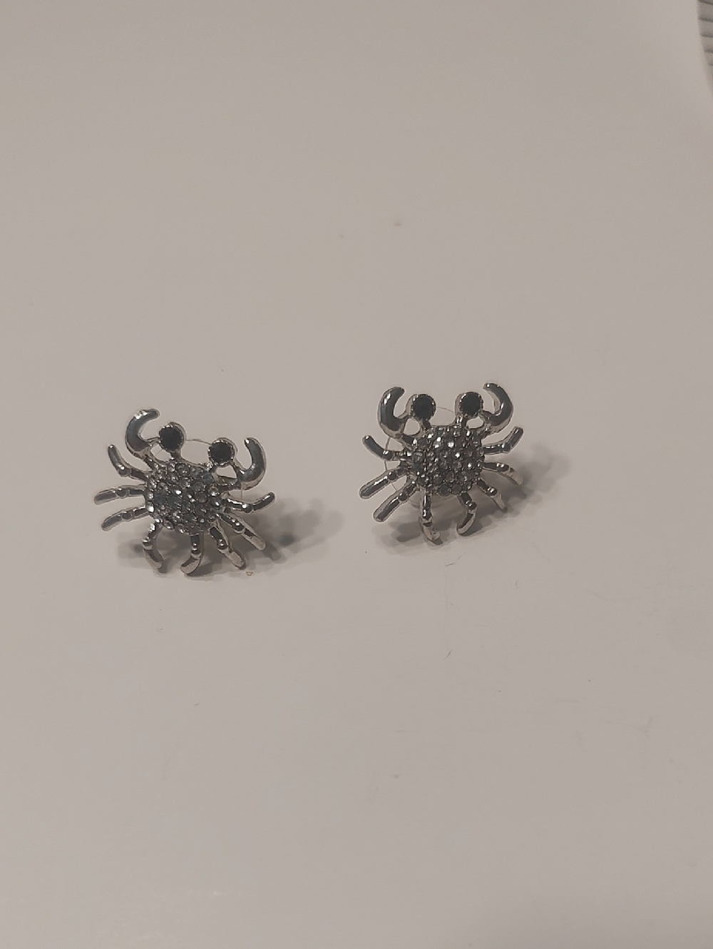 Black Clear Rhinestone Silver Tone Metal Crab Pierced Earrings